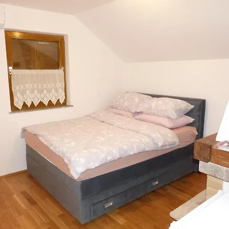 Vineyard Mavrica בית נופש