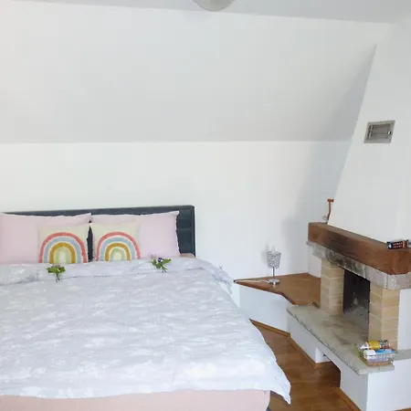 Vineyard Mavrica בית נופש