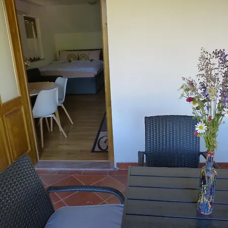 בית נופש Vineyard Mavrica *